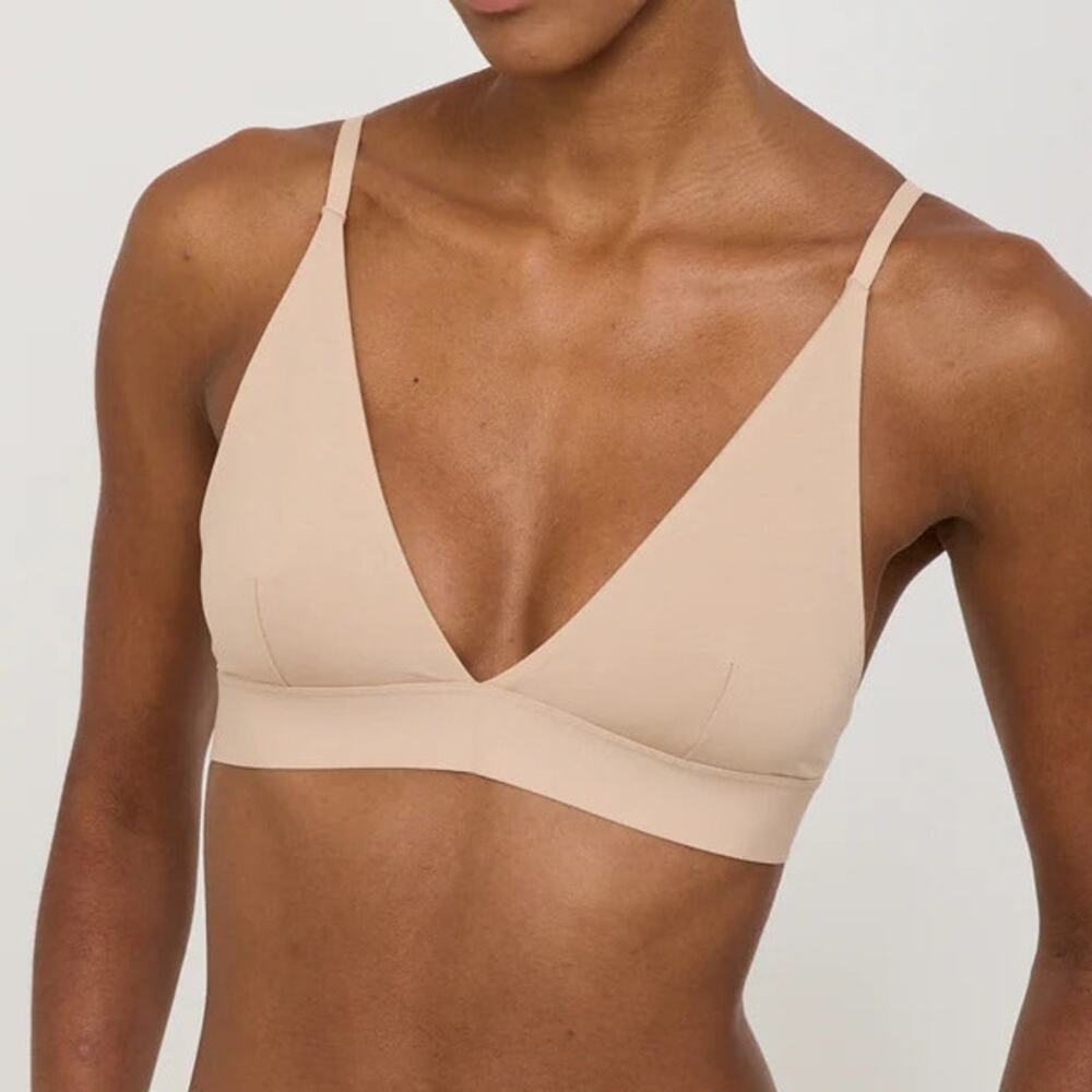 Baserange Triangle Bra Haptic Light Warm Nude Medium NWT Bamboo Elastane